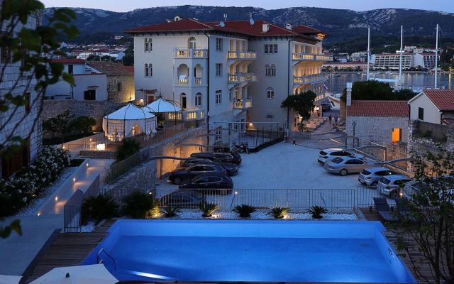 Hotel-Arbiana-Rab-5-Lokve-Quality-Windows