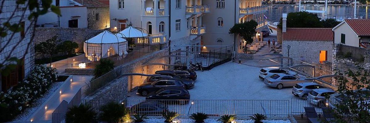 Hotel-Arbiana-Rab-5-Lokve-Quality-Windows