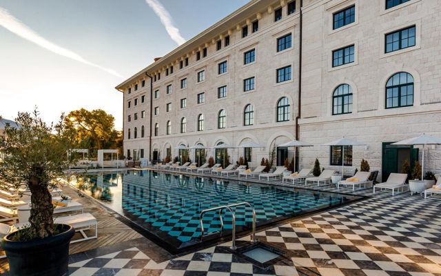 Hotel-Brown-Beach-HouseSpa-Trogir-3-Lokve-Quality-Windows